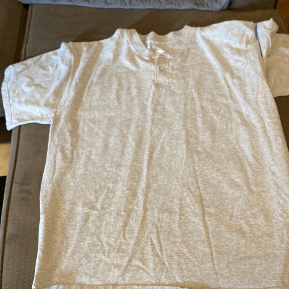 T-shirt gray